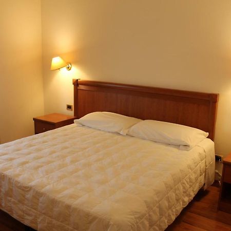 Hotel Santa Lucia 巴斯蒂亚乌姆布拉 外观 照片