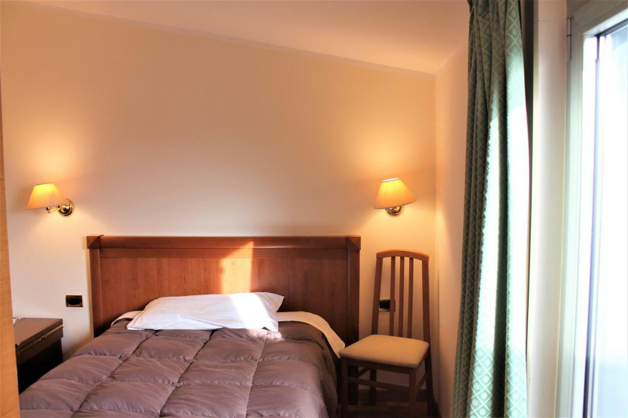 Hotel Santa Lucia 巴斯蒂亚乌姆布拉 外观 照片