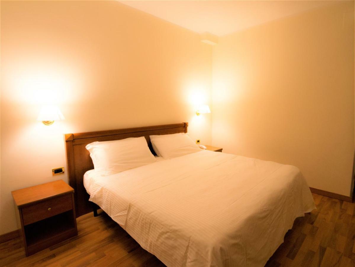 Hotel Santa Lucia 巴斯蒂亚乌姆布拉 外观 照片