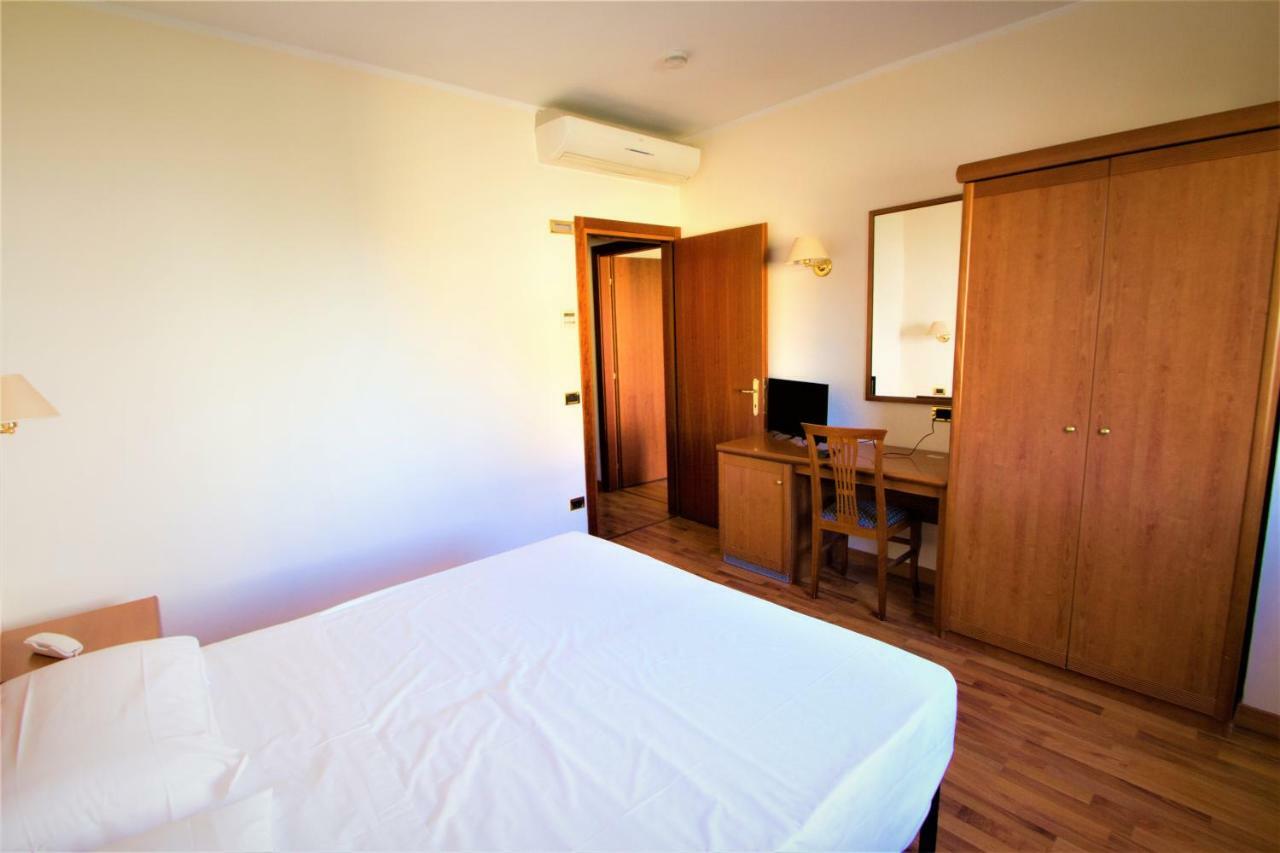 Hotel Santa Lucia 巴斯蒂亚乌姆布拉 外观 照片