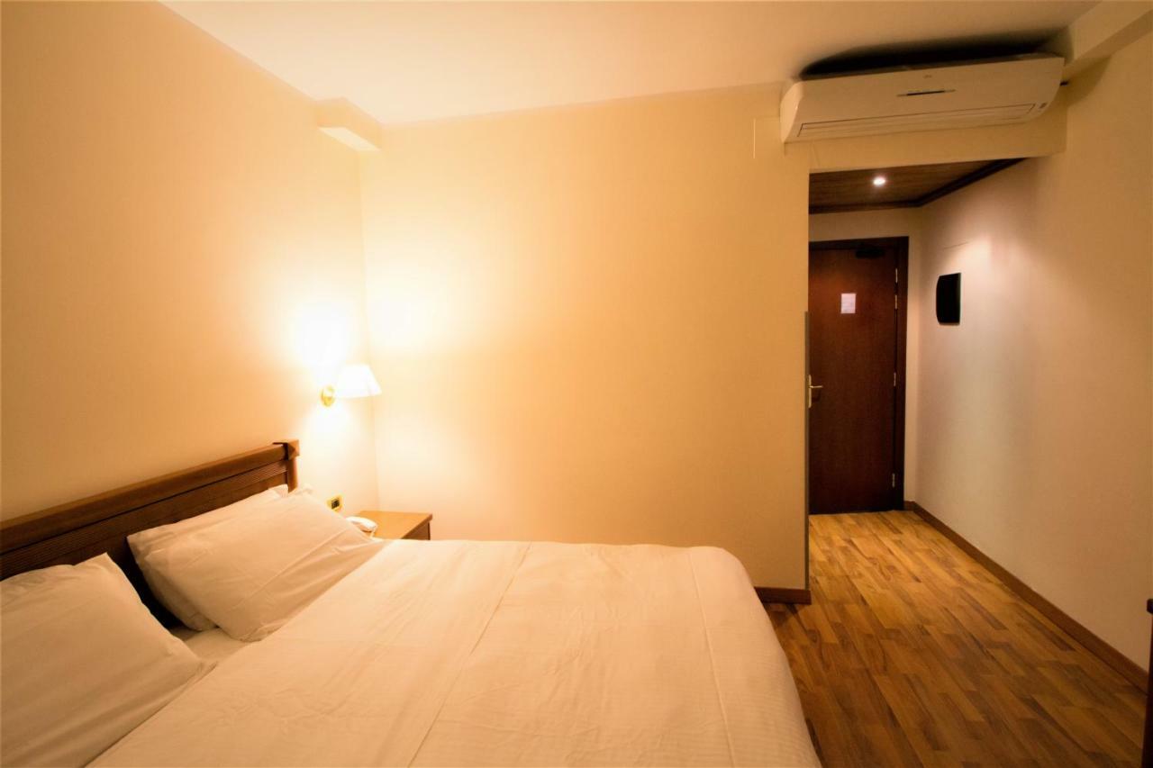 Hotel Santa Lucia 巴斯蒂亚乌姆布拉 外观 照片