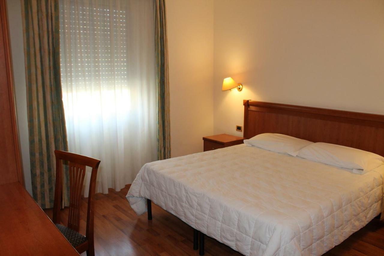Hotel Santa Lucia 巴斯蒂亚乌姆布拉 外观 照片